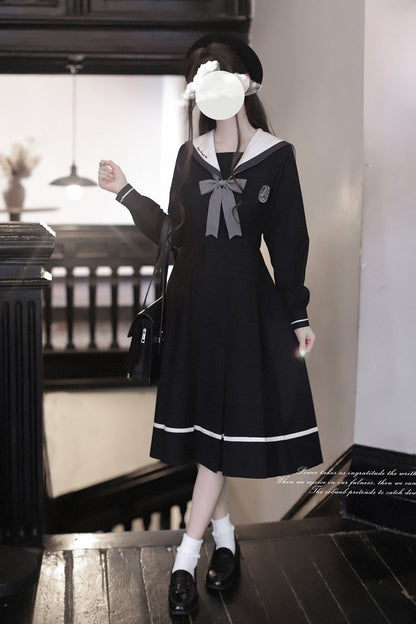 Casually Elegant Dress with a Refined Edge