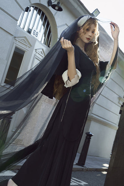 Sophisticated Dress with a Clean Classic Look