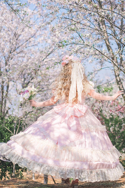 Subtly Elegant Dress with a Refined Vintage Look
