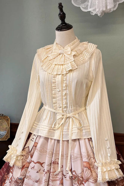 Casually Elegant Blouse with a Refined Edge