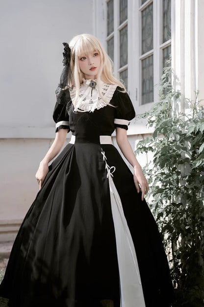 Sophisticated Dress with a Clean Classic Look