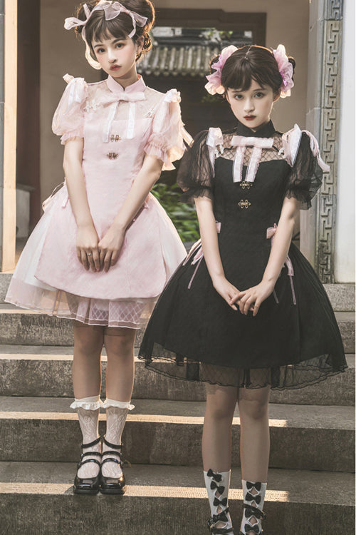 Finely Styled Dress with a Classic Vintage Look