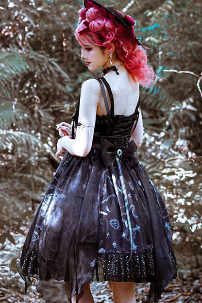 Finely Styled Dress with a Classic Vintage Look