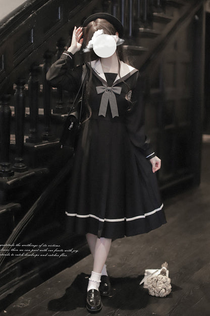 Casually Elegant Dress with a Refined Edge