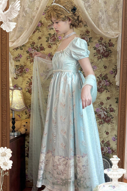 Finely Styled Dress with a Classic Vintage Look