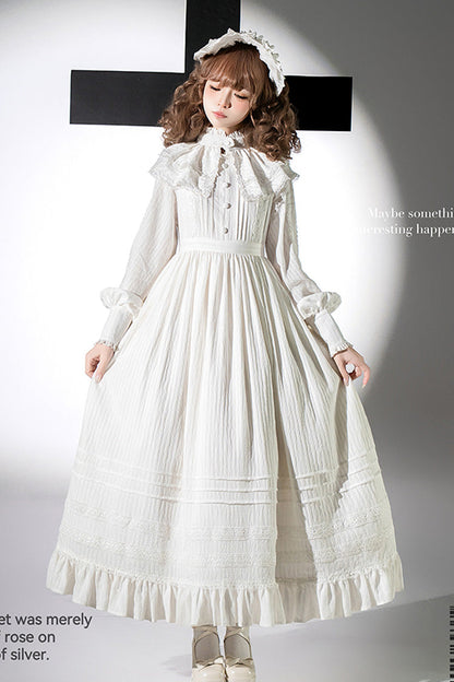 Finely Styled Dress with a Classic Vintage Look