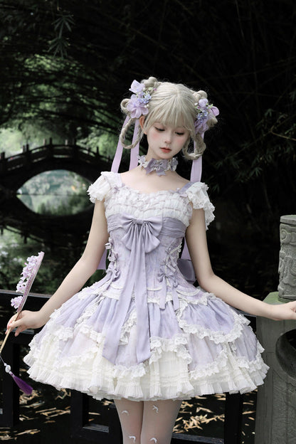 Subtly Elegant Dress with a Refined Vintage Look