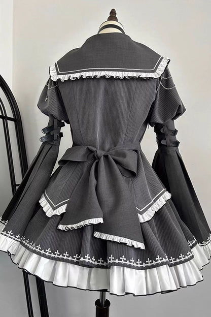 Finely Styled Garment with a Classic Vintage Look