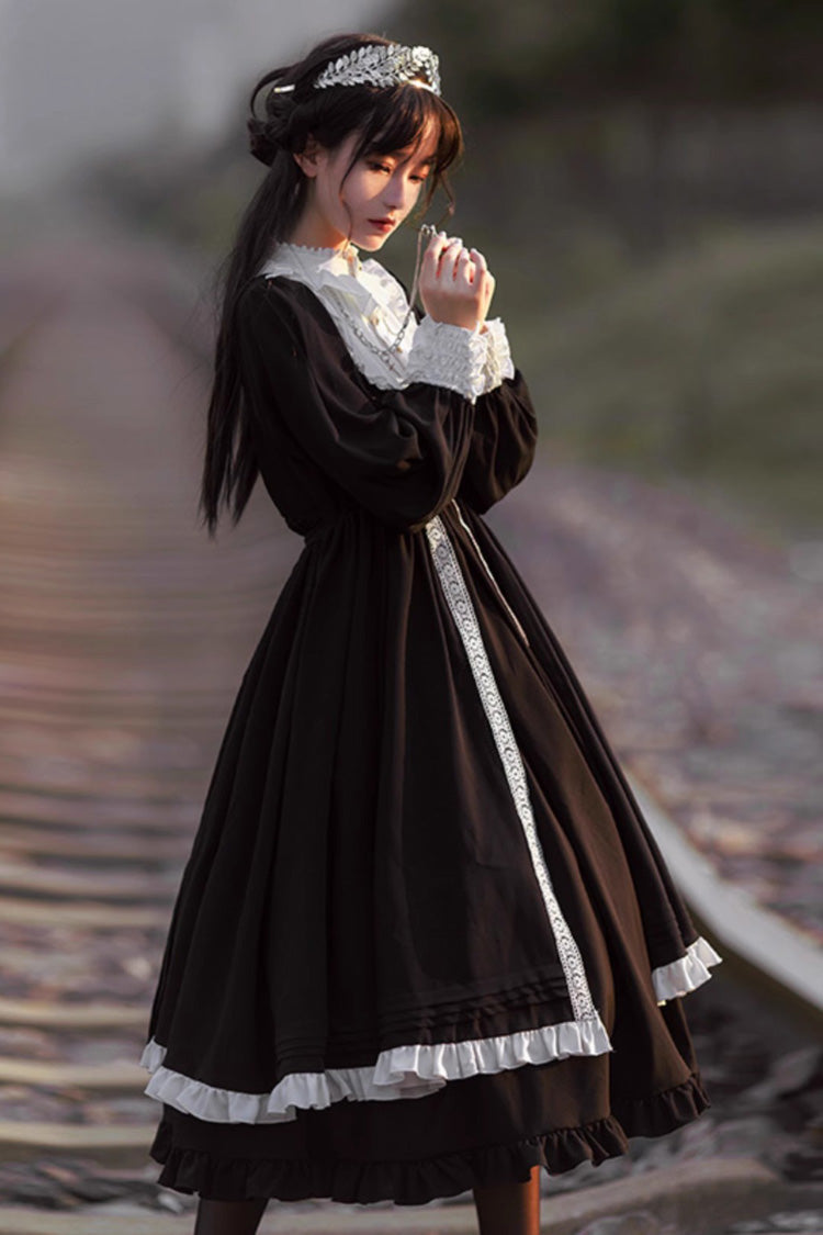 Classic Designed Dress in a Timeless Cut