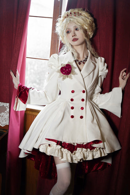 Finely Styled Coat with a Classic Vintage Look
