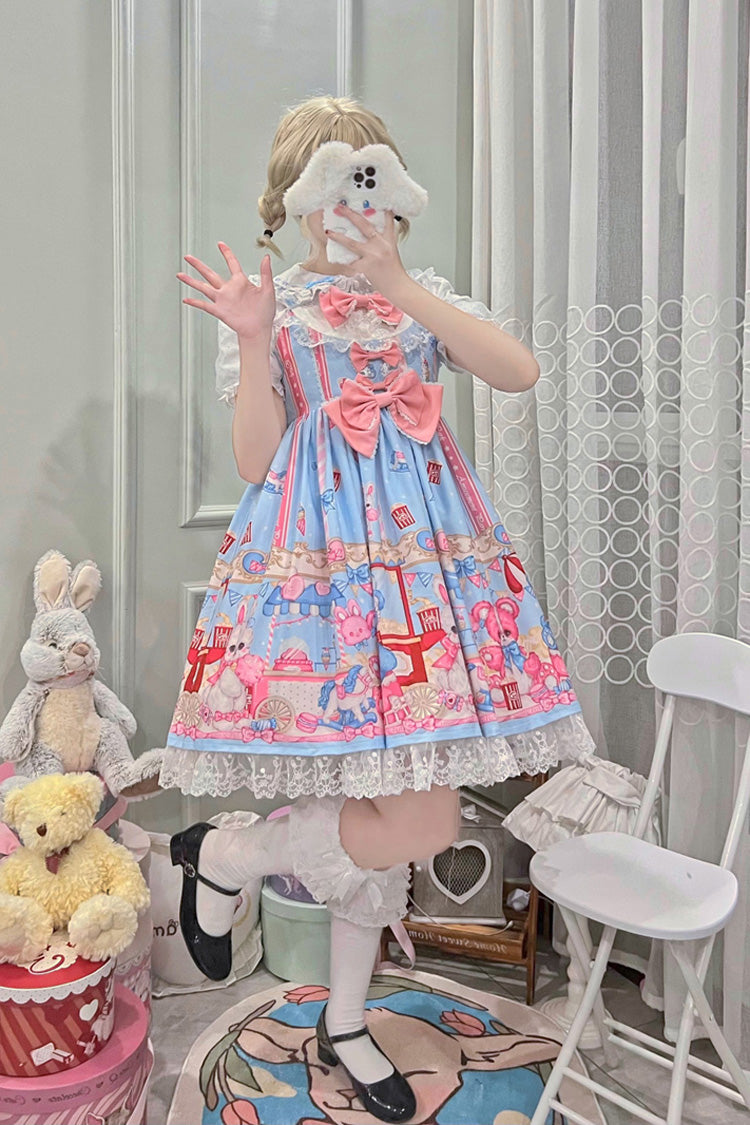 Finely Styled Dress with a Classic Vintage Look