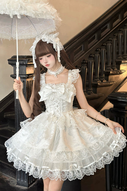 Finely Styled Dress with a Classic Vintage Look