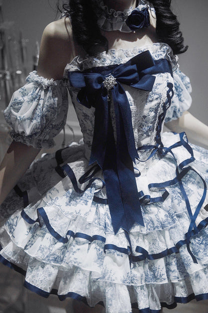 Finely Styled Dress with a Classic Vintage Look