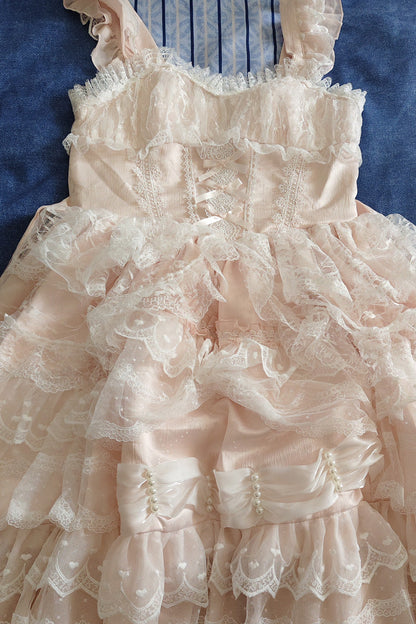Finely Styled Dress with a Classic Vintage Look