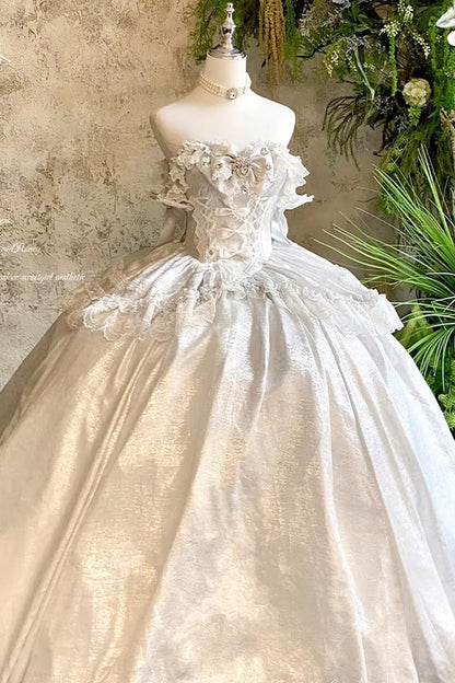 Subtly Elegant Dress with a Refined Vintage Look