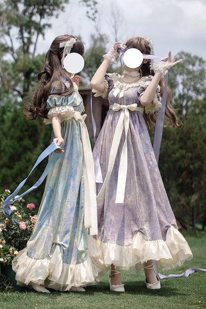 Finely Styled Dress with a Classic Vintage Look