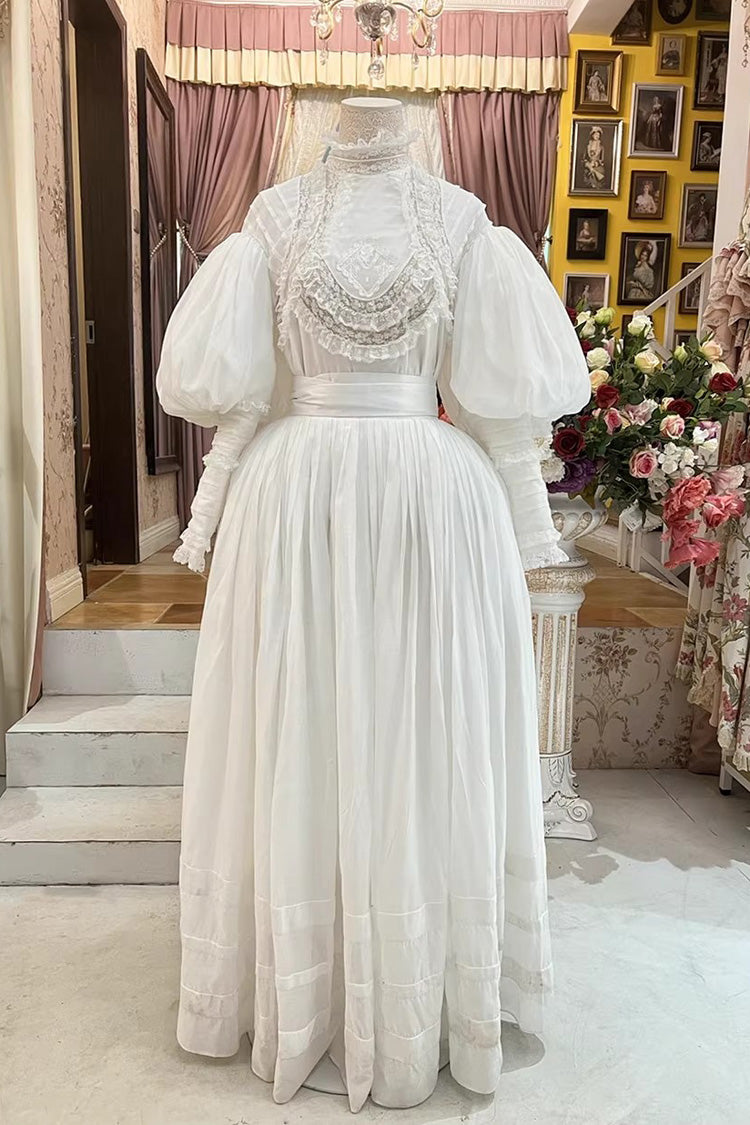 Casually Elegant Garment with a Refined Edge