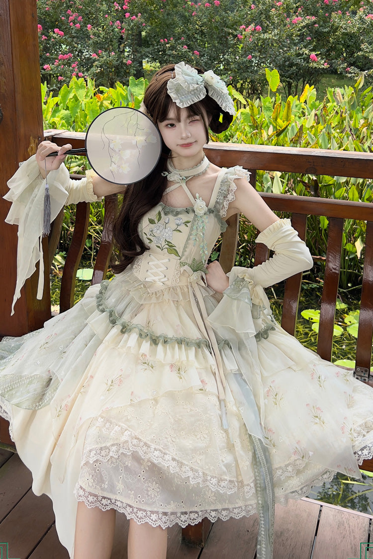 Finely Styled Dress with a Classic Vintage Look
