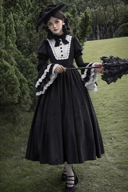 Beautifully Crafted Dress in a Classic Style