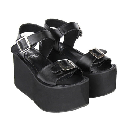 Finely Styled Sandals with a Classic Vintage Look