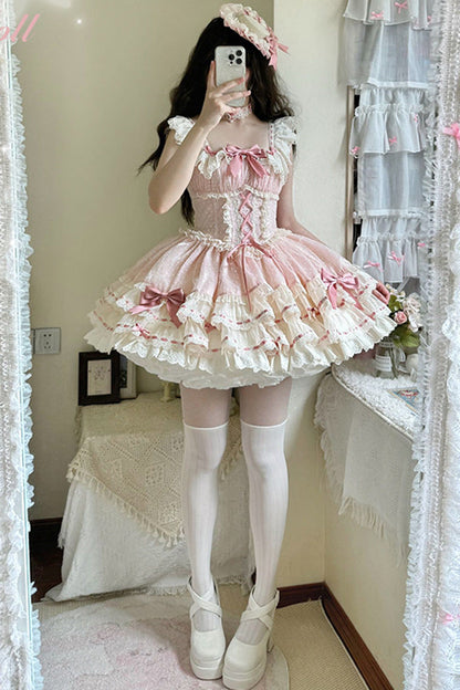 Subtly Elegant Dress with a Refined Vintage Look