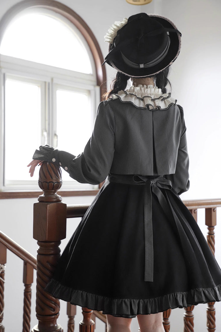 Subtly Elegant Dress with a Refined Vintage Look