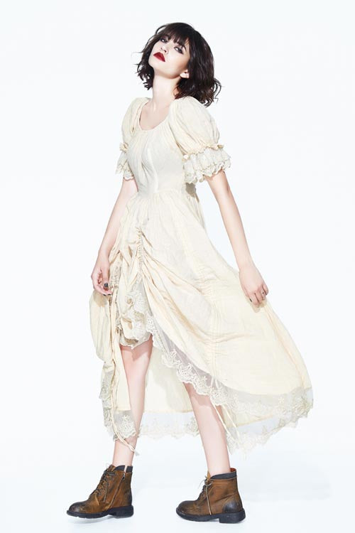 Finely Styled Dress with a Classic Vintage Look