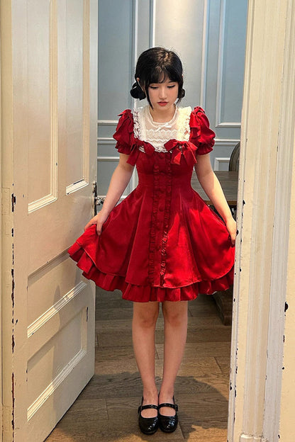 Finely Styled Dress with a Classic Vintage Look