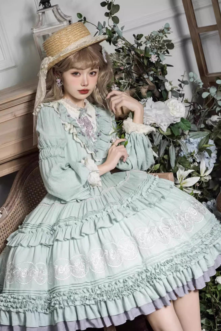 Classic Vintage Dress with a Flattering Fit