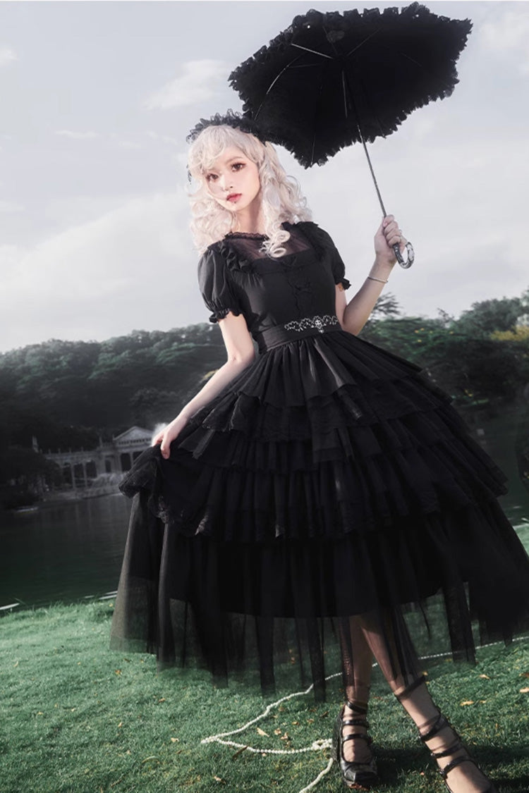 Finely Styled Dress with a Classic Vintage Look
