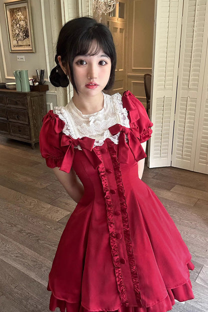Finely Styled Dress with a Classic Vintage Look