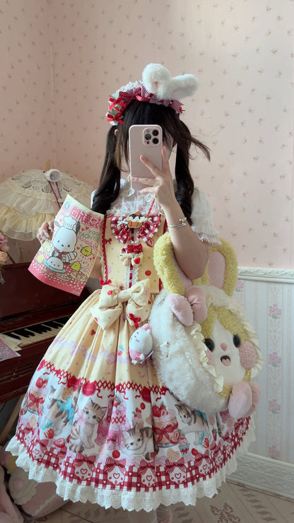 Finely Styled Dress with a Classic Vintage Look