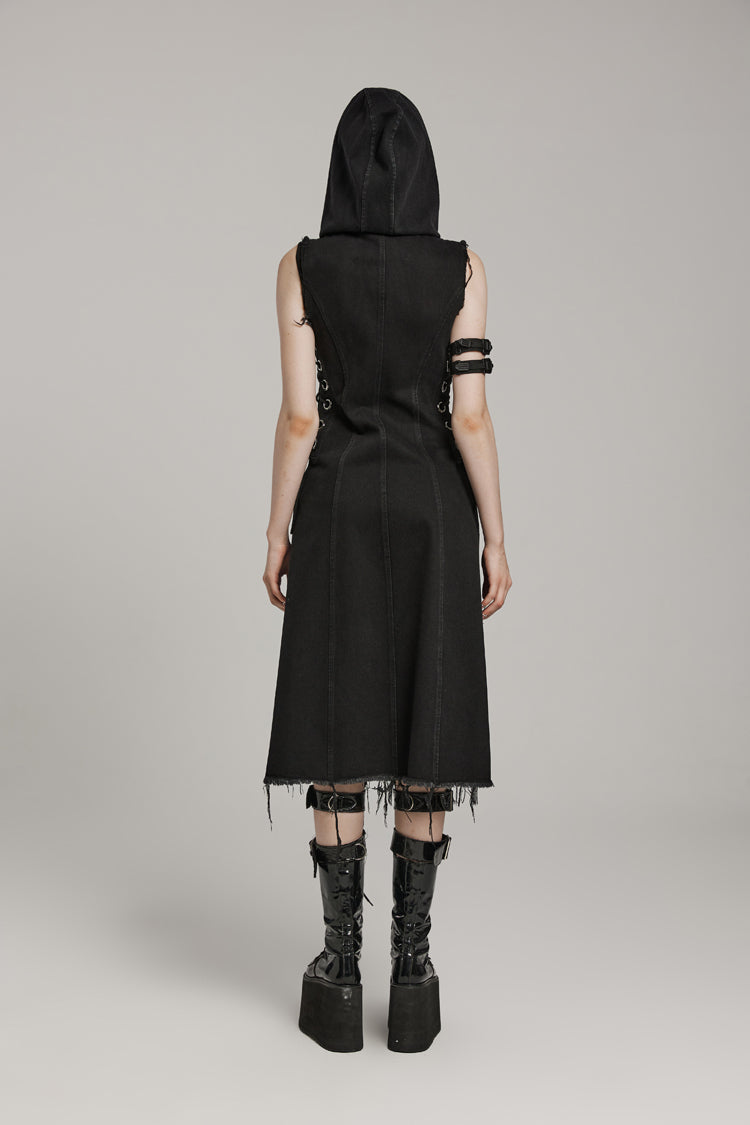 Casually Elegant Garment with a Refined Edge