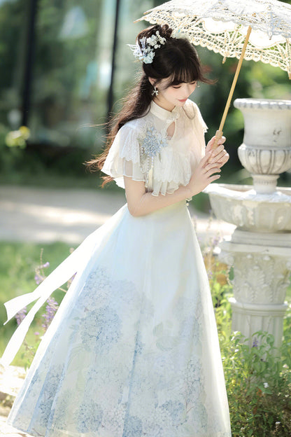 Finely Styled Dress with a Classic Vintage Look