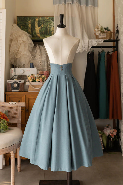 Finely Styled Garment with a Classic Vintage Look