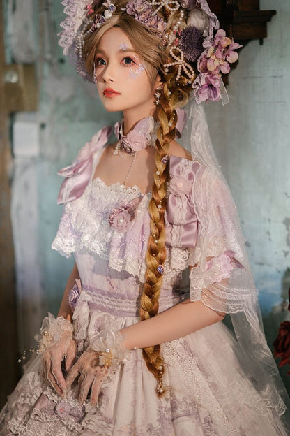 Subtly Elegant Dress with a Refined Vintage Look