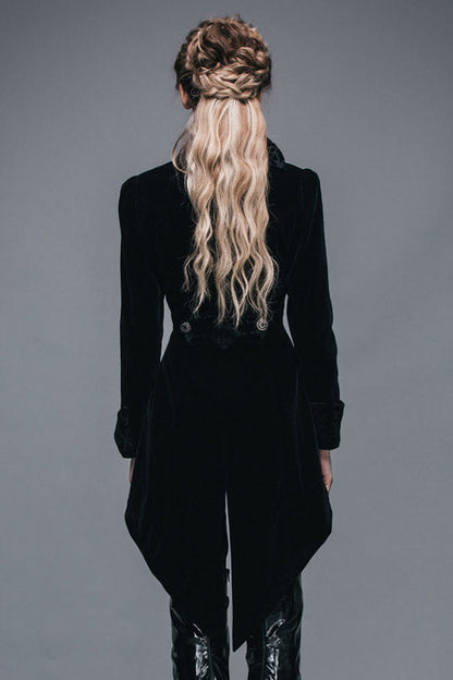 Beautifully Finished Coat in a Timeless Design