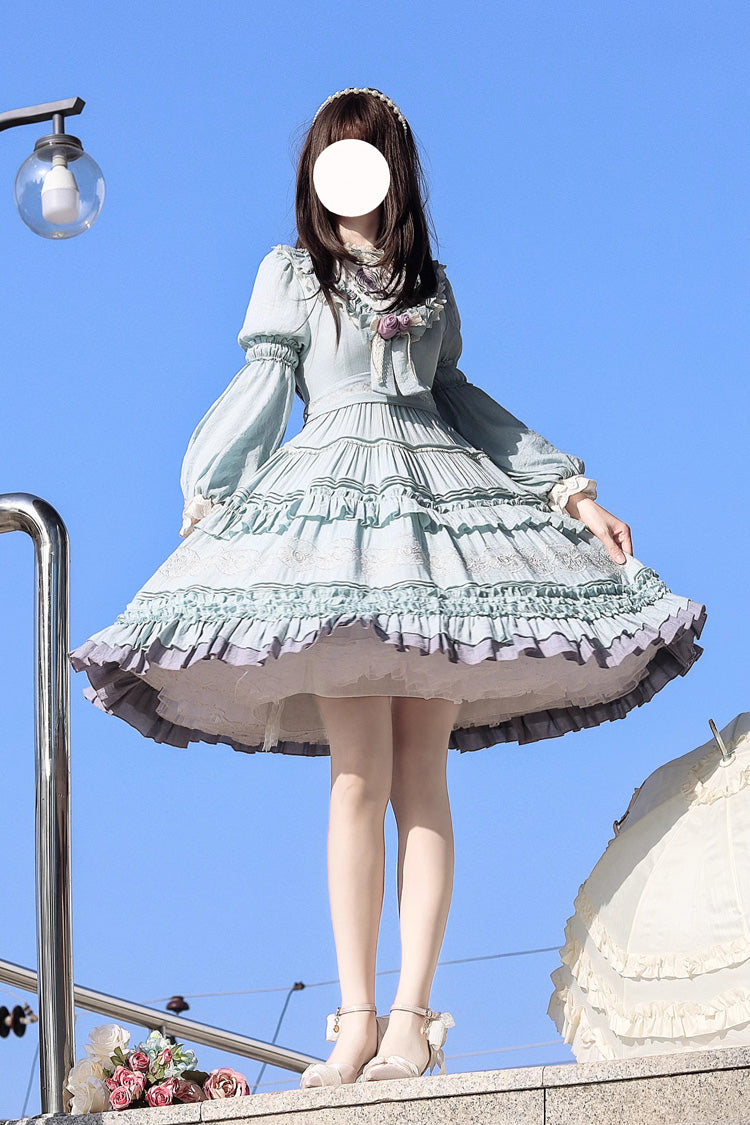 Finely Styled Dress with a Classic Vintage Look