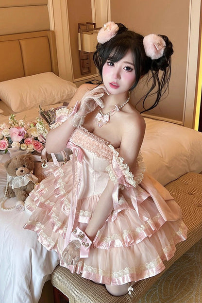 Finely Styled Dress with a Classic Vintage Look