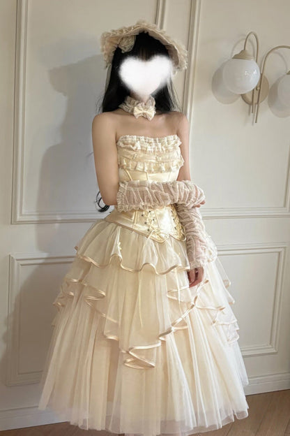 Finely Styled Garment with a Classic Vintage Look
