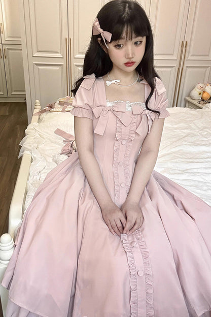 Beautifully Crafted Dress in a Classic Style