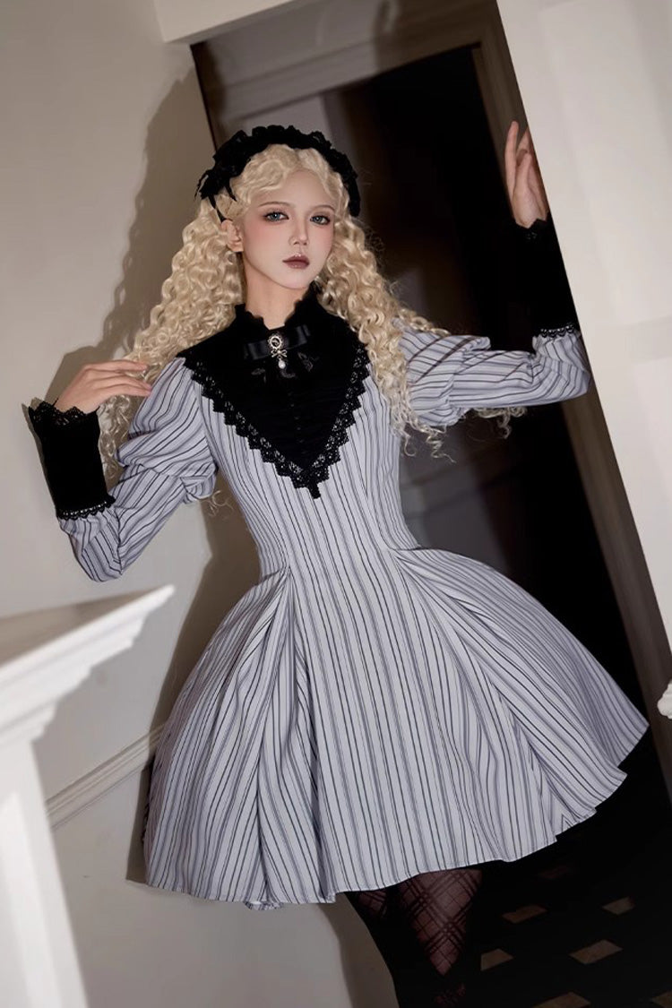Classic Vintage Dress with a Flattering Fit