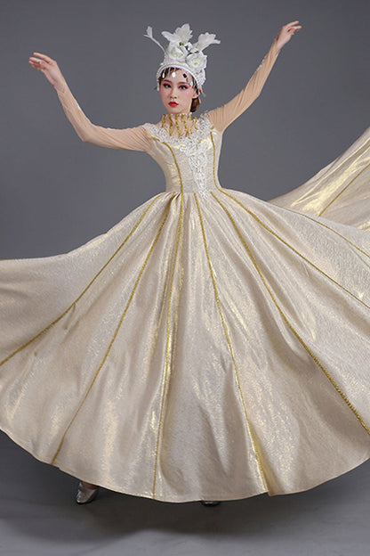 Beautifully Finished Dress in a Timeless Design