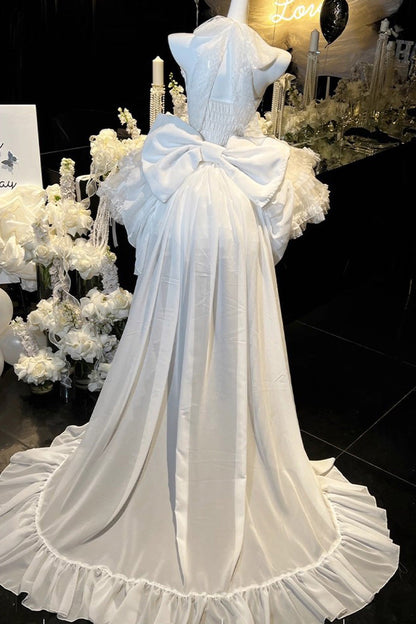 Subtly Elegant Dress with a Refined Vintage Look