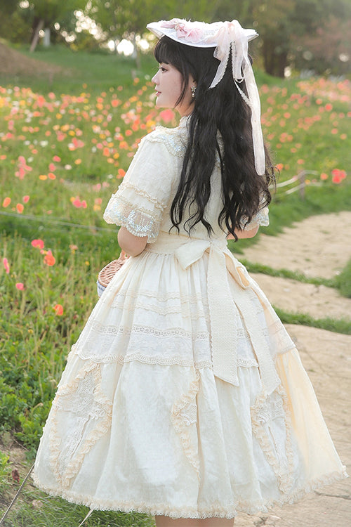 Beautifully Finished Dress in a Timeless Design