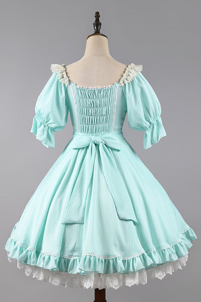 Finely Styled Dress with a Classic Vintage Look
