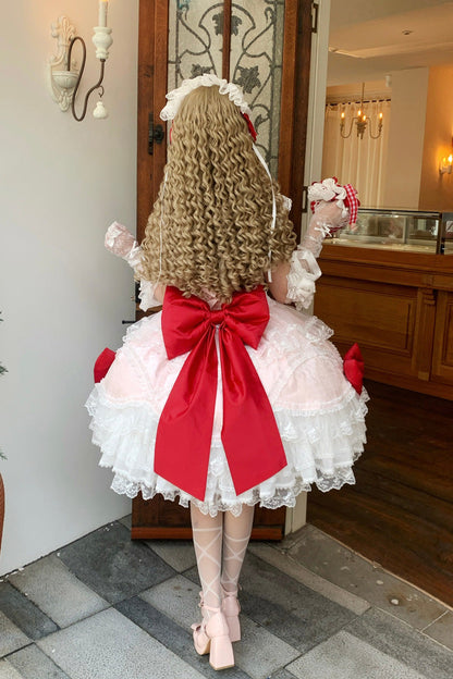 Finely Styled Dress with a Classic Vintage Look