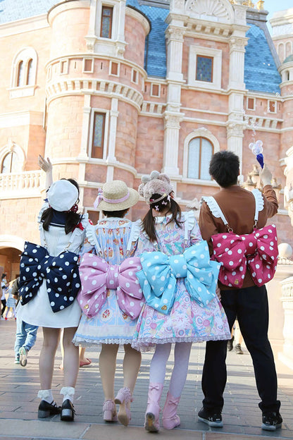 Casually Elegant Garment with a Refined Edge