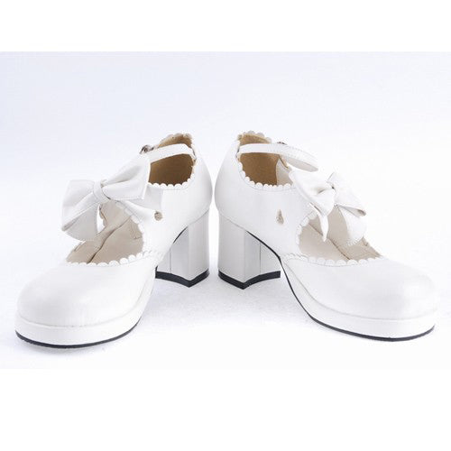 Effortlessly Elegant Shoes with a Timeless Design