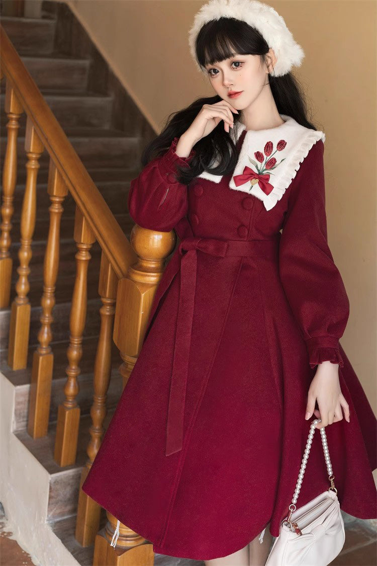 Casually Elegant Coat with a Refined Edge